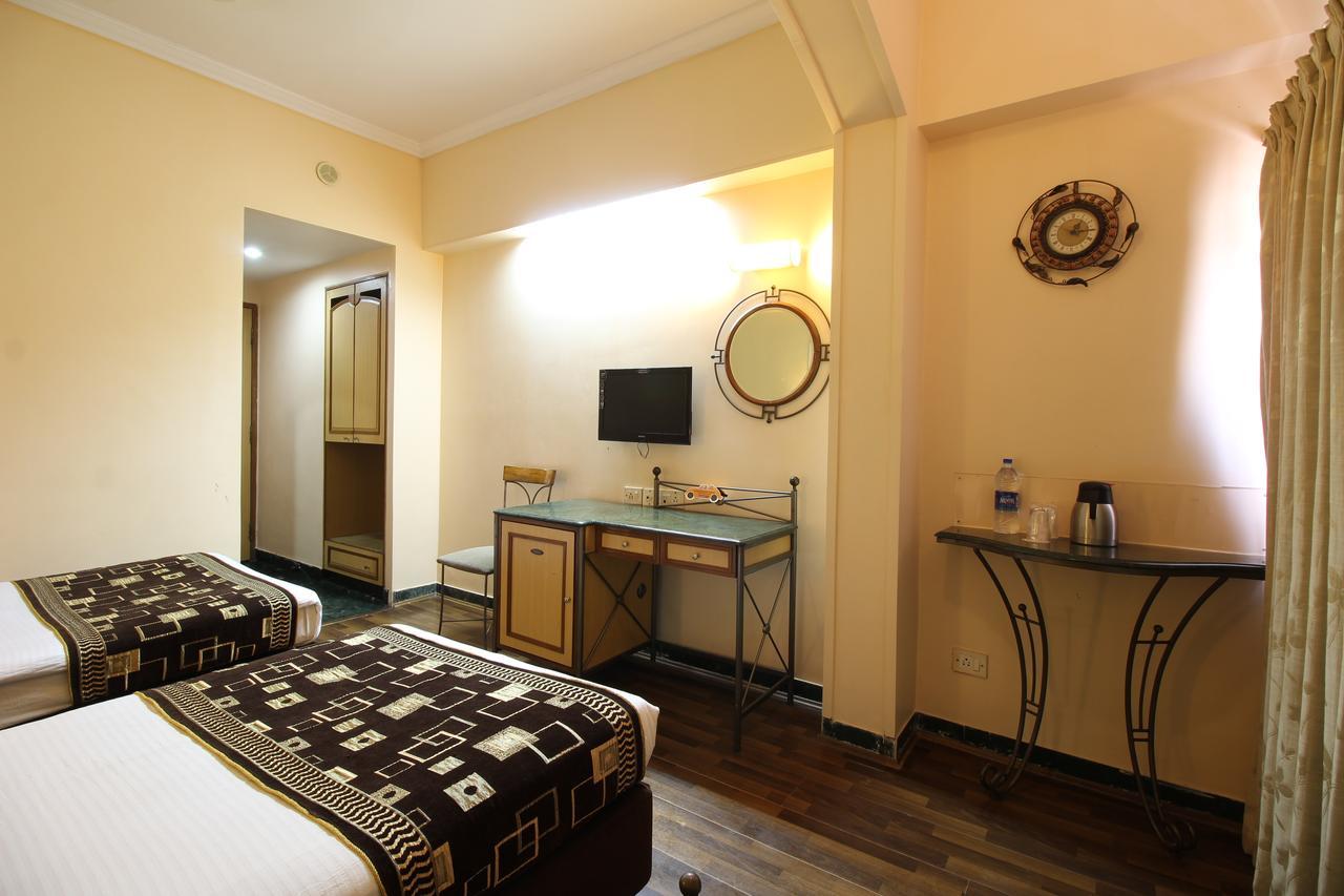 Hotel Gurukripa Daman Exterior photo