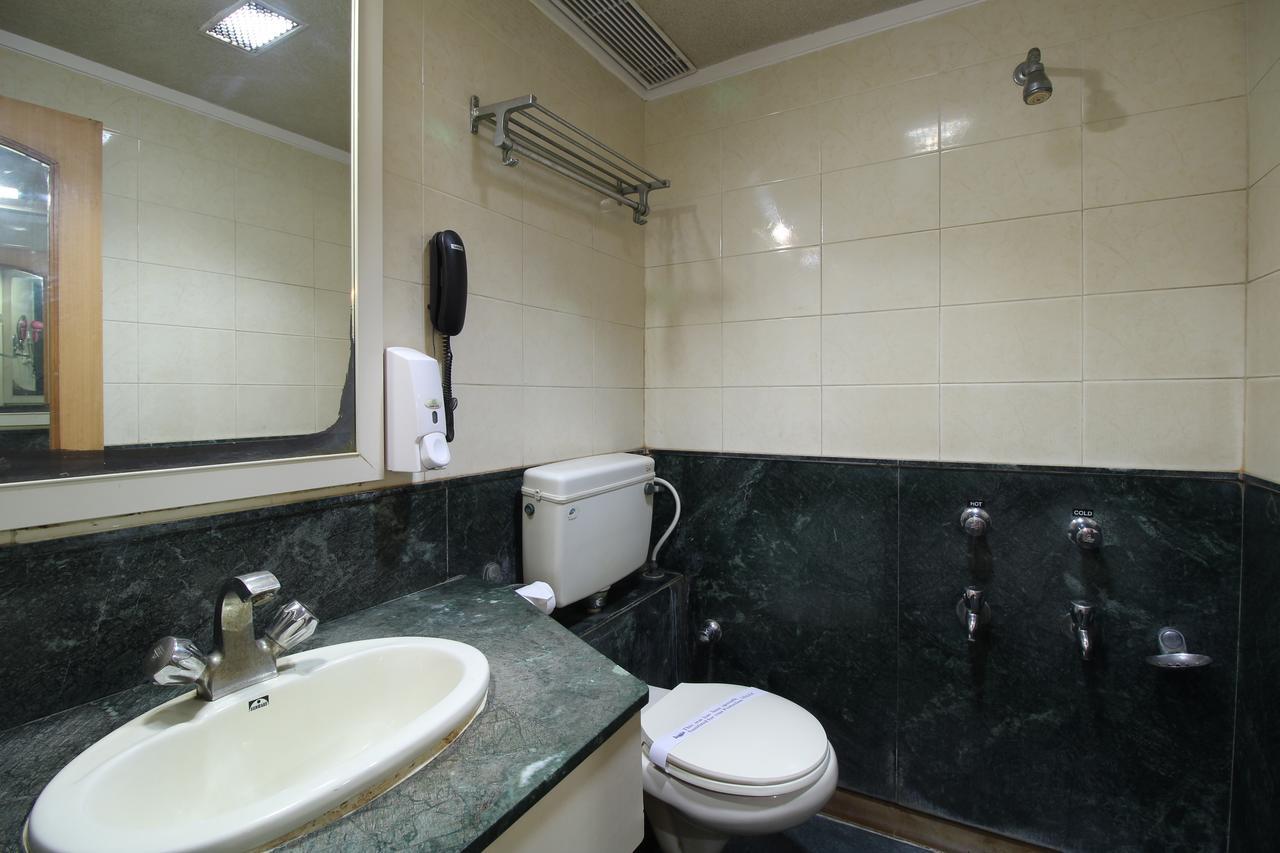 Hotel Gurukripa Daman Exterior photo